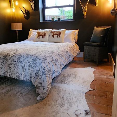 La Casa Rosa Cheltenham - Free Parking Close To Racecourse Ngoại thất bức ảnh